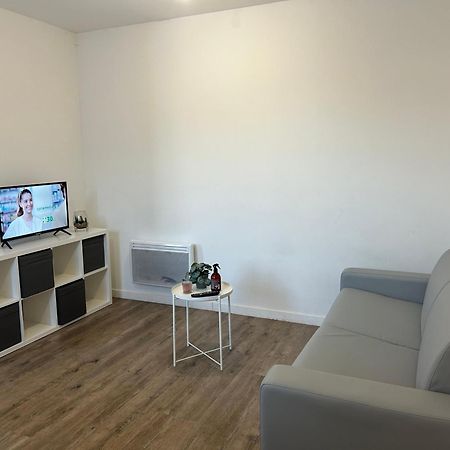 Superbe Studio Meuble Avec Parking Maubeuge Ngoại thất bức ảnh