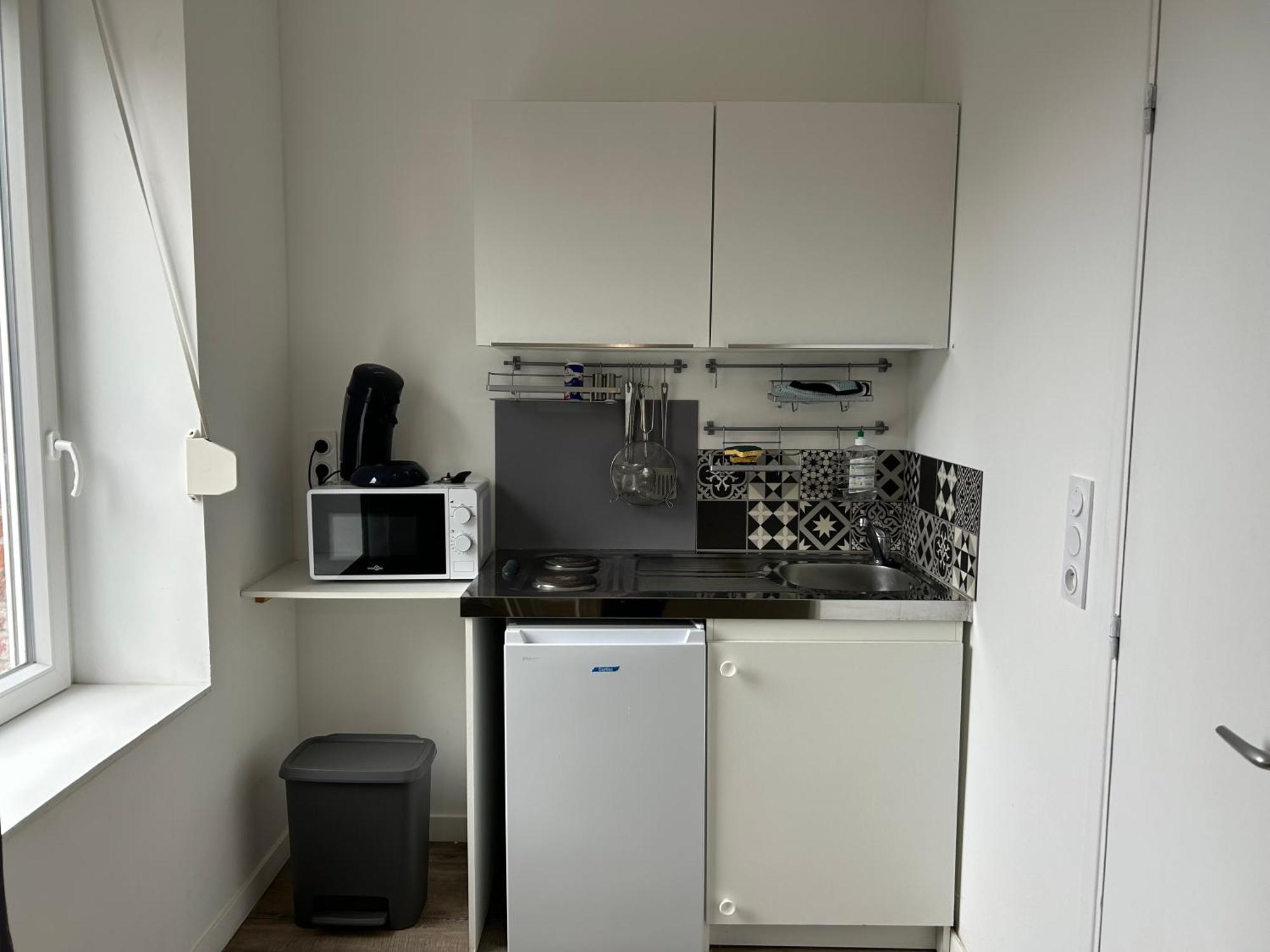 Superbe Studio Meuble Avec Parking Maubeuge Ngoại thất bức ảnh