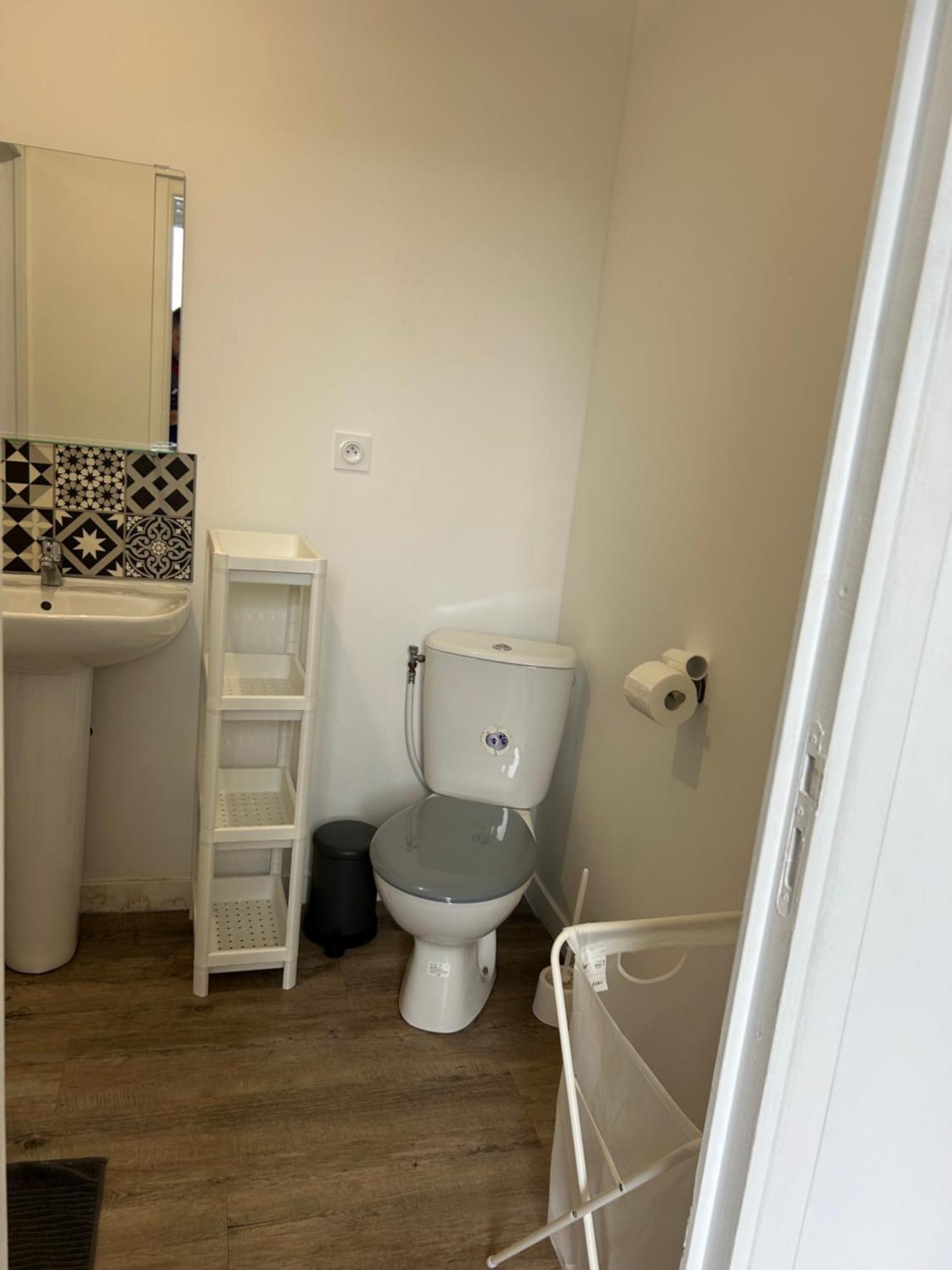 Superbe Studio Meuble Avec Parking Maubeuge Ngoại thất bức ảnh